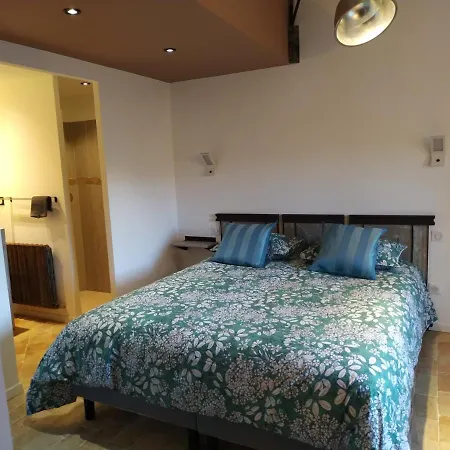 Du Grand Chene Guest house Valensole